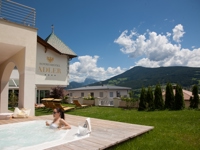 Sonnenhotel Adler**** - Outdoor Whirlpool Sonnenhotel Adler Villanders